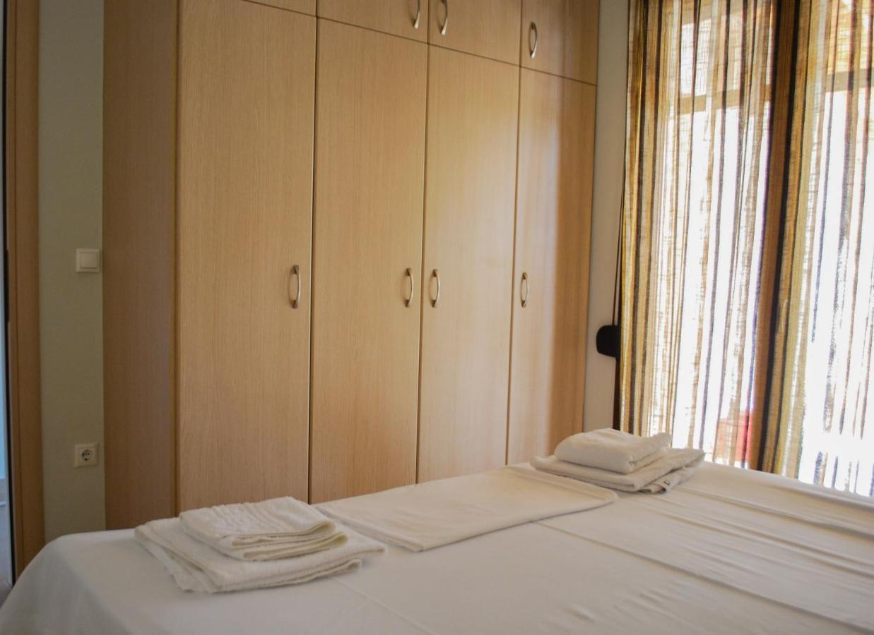 Canal Luxury Apartments Nea Poteidaia Exterior foto