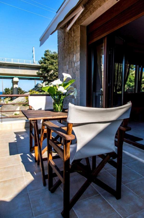 Canal Luxury Apartments Nea Poteidaia Exterior foto