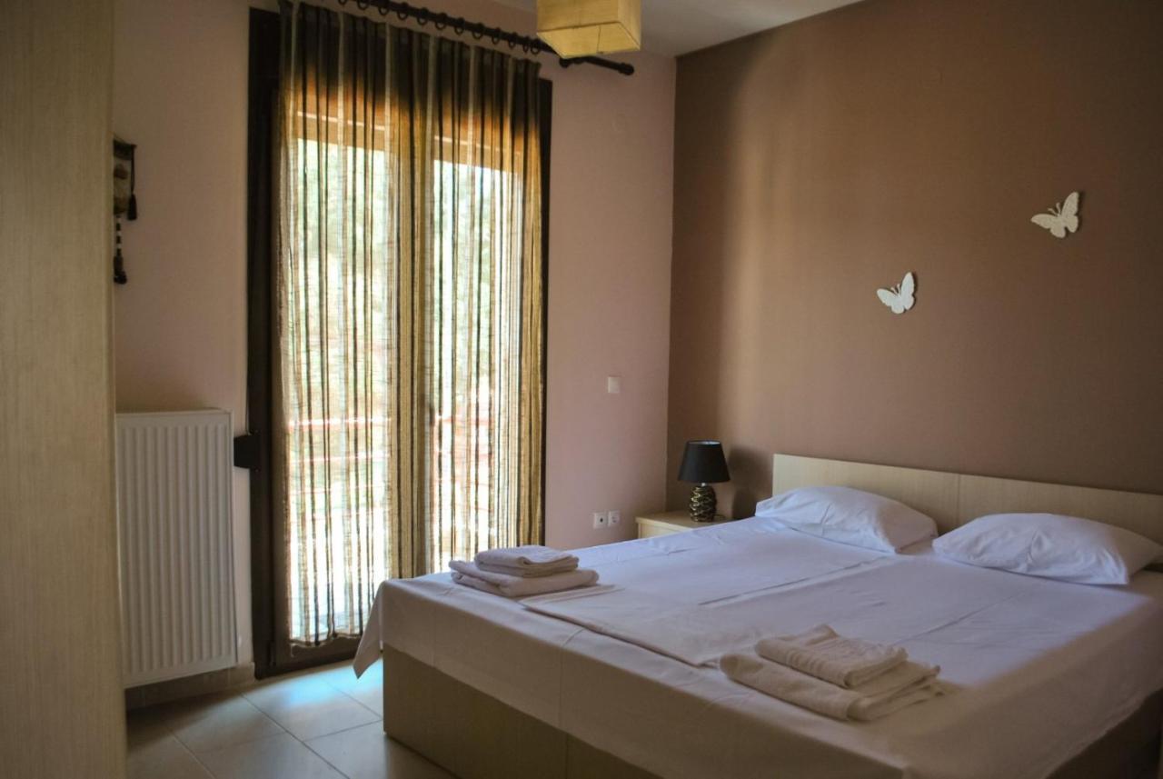 Canal Luxury Apartments Nea Poteidaia Exterior foto