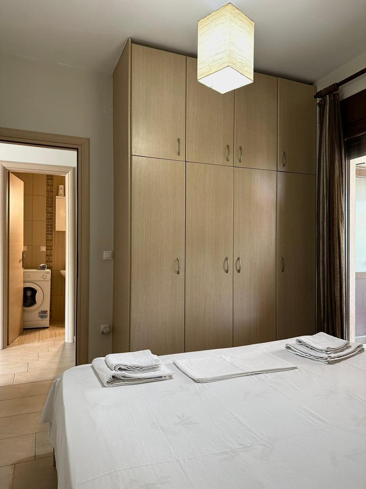 Canal Luxury Apartments Nea Poteidaia Exterior foto